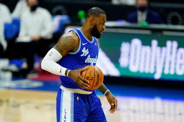 杜兰特37分太阳胜骑士 东契奇三双独行侠擒牛